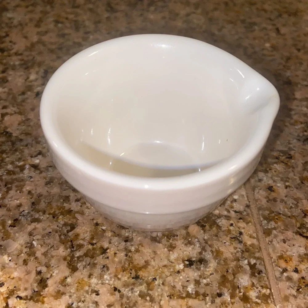 Creative Co-Op ceramic measuring cups. 1 1/2 cup, 1 cup, 1/2cup, and 1/4 cup